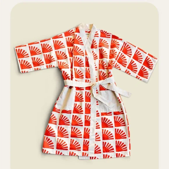 Wonder Valley Sunday Robe - Picture 4 of 9